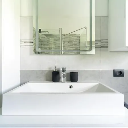 Oasis Luxury - A.c/terrace/2bedrooms