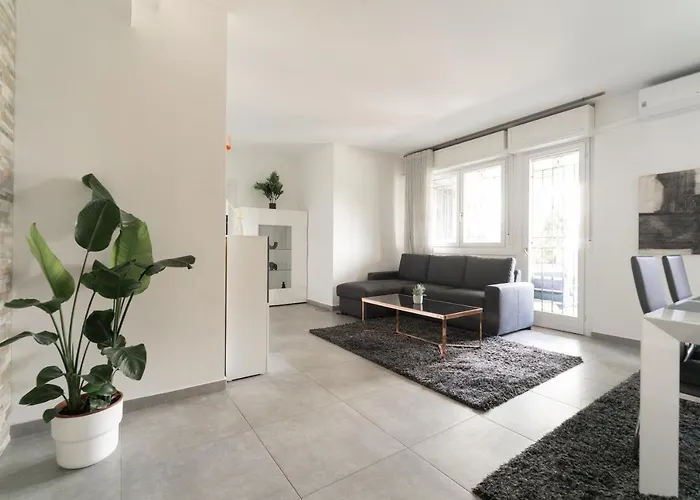 아파트 Oasis Luxury - A.c/terrace/2bedrooms 베르가모