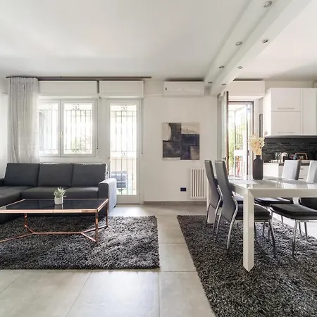 Apartment Oasis Luxury - A.c/terrace/2bedrooms
