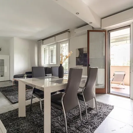 Oasis Luxury - A.c/terrace/2bedrooms * Bergamo
